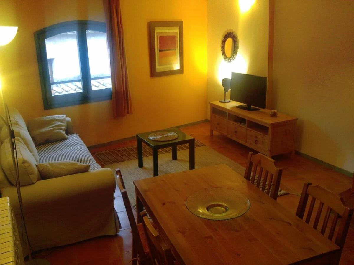 Apartamentos Saltarel-Lo Besalú Εξωτερικό φωτογραφία
